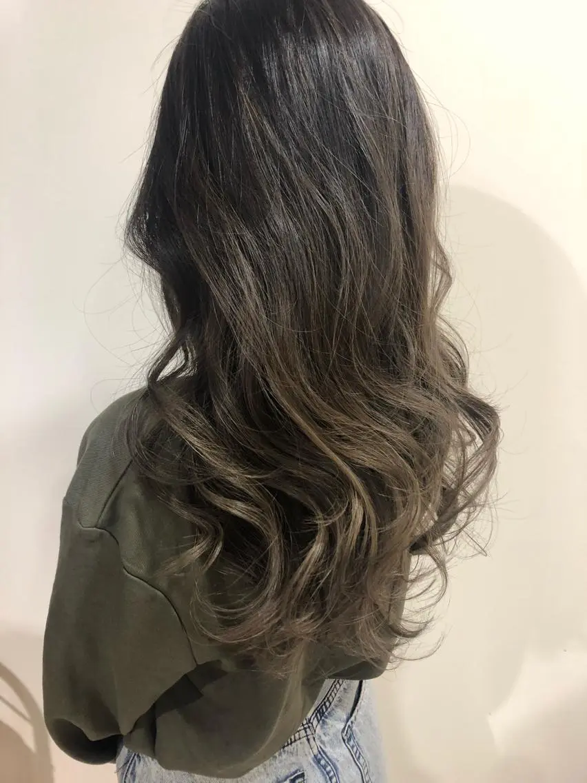 セミロング カット ヘアカラー 夜23時まで予約🉑 reverieあきらのヘアスタイル