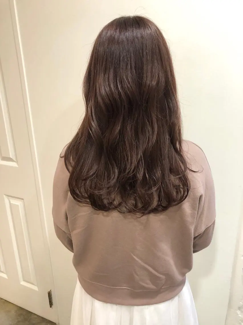 セミロング カラー カット ヘアカラー トリートメント MIOベージュカラー 柔らかいカラーのヘアスタイル