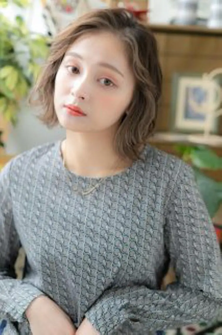 セミロング カラー 出川 宙☘️のヘアスタイル