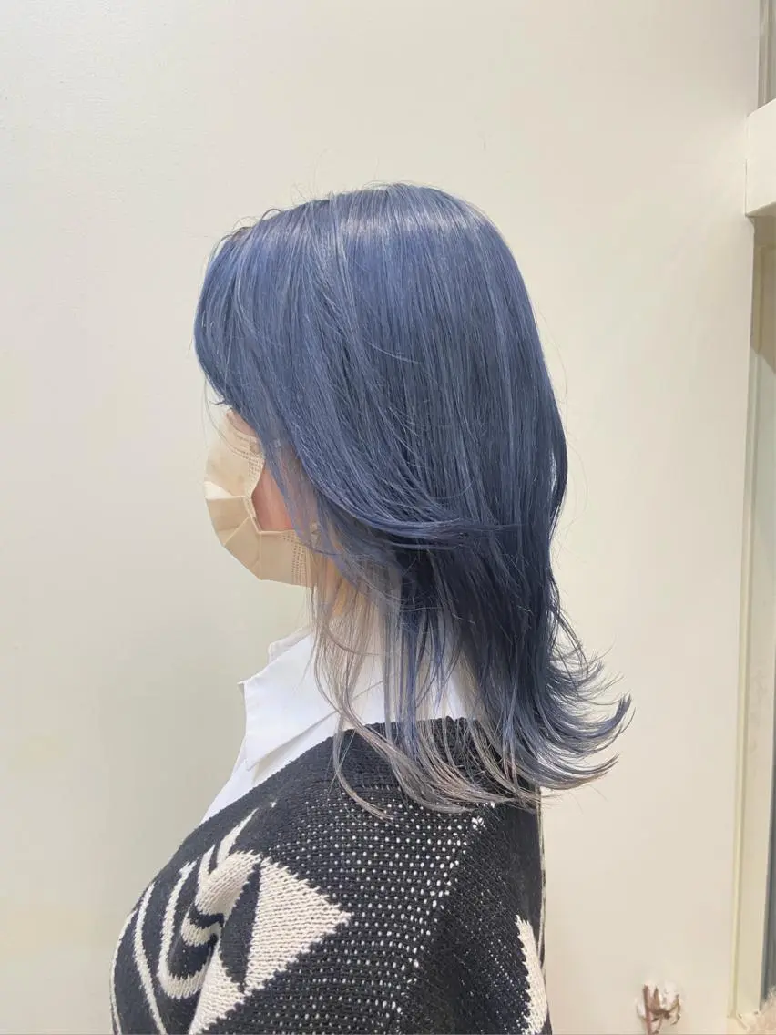 セミロング カラー ヘアカラー トリートメント ハイトーン🦢 Natsumiのヘアスタイル