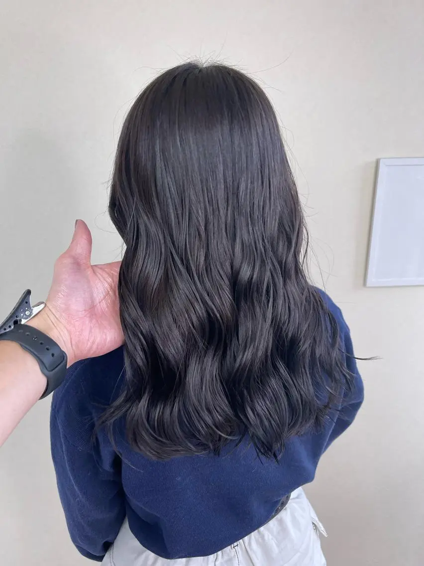 ロング カラー グレージュ ラベンダーカラー ラベンダーグレージュ ラベンダーグレー ハイライトカラー✨ グレージュ✨鎌倉光洋のヘアスタイル