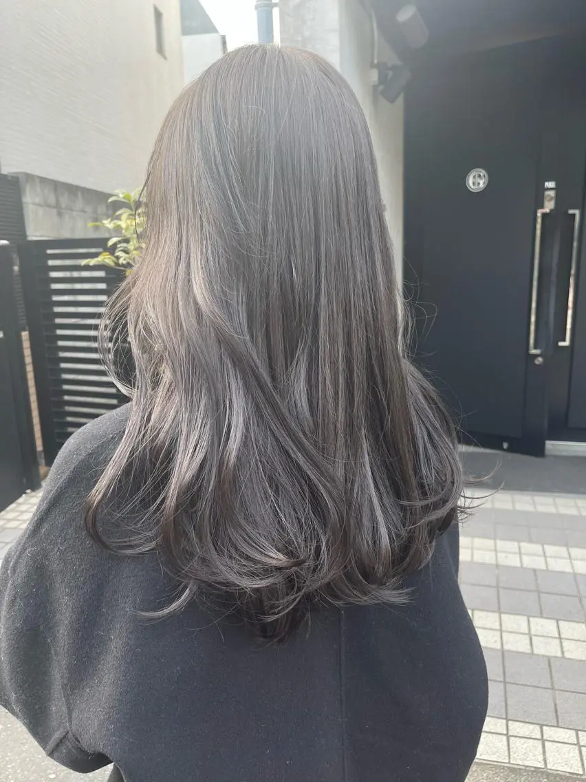 ロング カラー グレージュ ヘアカラー トリートメント ヘッドスパ ヘアセット 透明感/レイヤー スタイル🤎mamiのヘアスタイル
