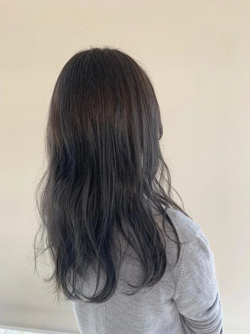 ロング カラー パーマ ヘアアレンジ ブルーカラー ブルーグレー ブルーグレージュ グレージュ ロング 加藤 綾華のヘアスタイル