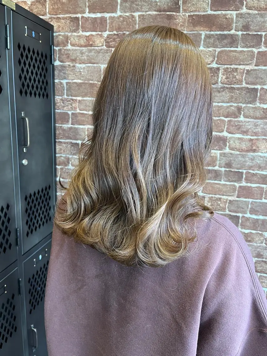 ミディアム カラー パーマ ヘアアレンジ メンズ キッズ ネイル マツエク・マツパ アイブロウ メンズブリーチ メンズハイライト メンズインナーカラー メンズ韓国風 ブリーチ 久木原 ゆりのヘアスタイル