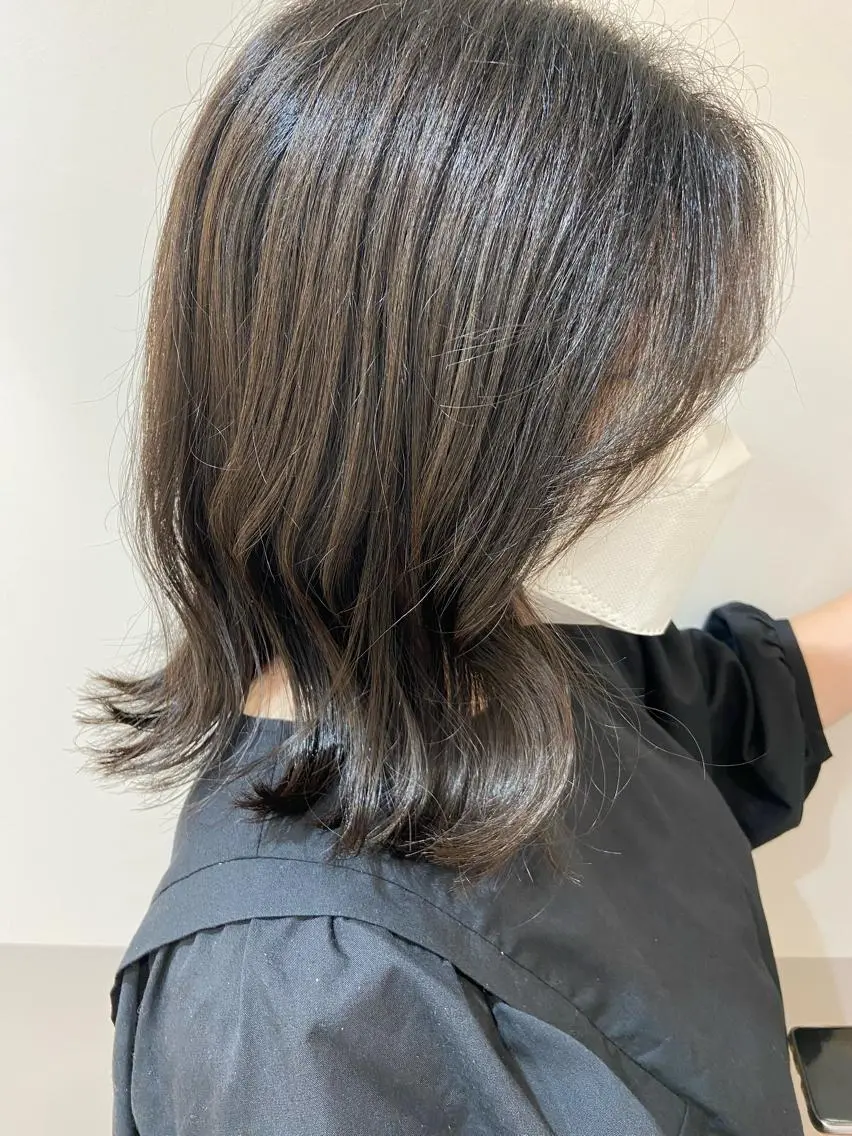 ミディアム 顔周りカット 小顔カット チナツ ,のヘアスタイル