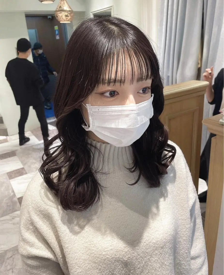 ミディアム カラー ベージュカラー 黒髪 ブリーチ ブルーカラー ブルーブラック カット トリートメント 木屋元一/透明感 /前髪/レイヤーのヘアスタイル