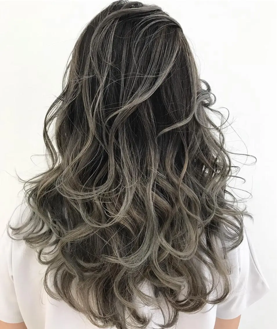 セミロング カラー バレイヤージュ ブリーチ レイヤーカット ブリーチ 透明感HIDEのヘアスタイル