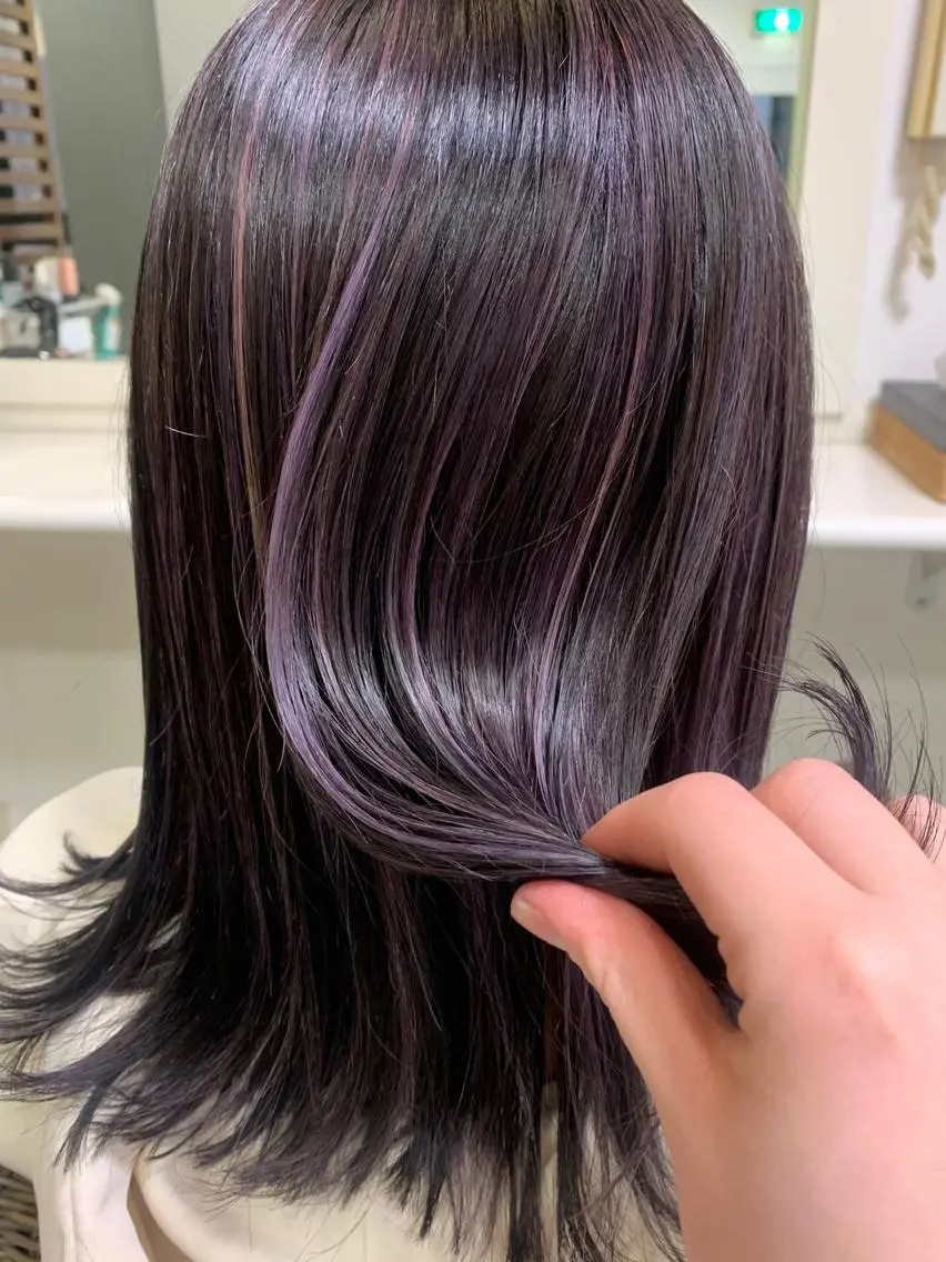 ミディアム カラー 切りっぱなしボブ デザインカラー ハイライトカラー パープルカラー ボブ カット ヘアカラー マルナ本店 ペコのヘアスタイル
