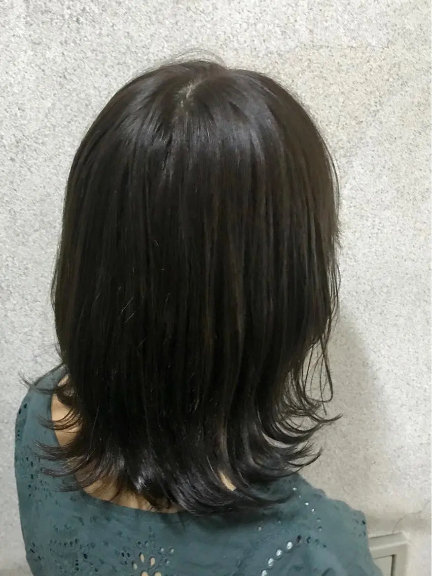 ミディアム カラー ブルーカラー ブルージュ 小栗 麻衣のヘアスタイル