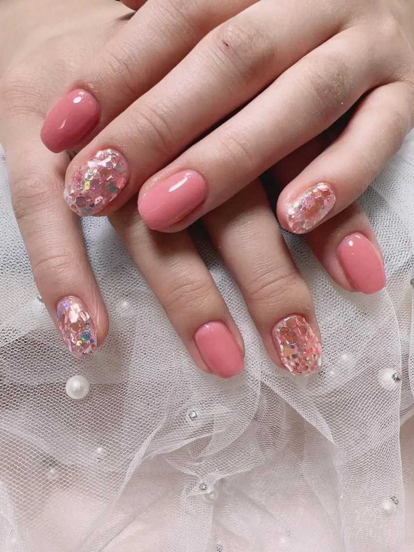 ショート カラー ネイル 韓国風ヘア 韓国ネイル ラメ(グリッター) ワンカラーネイル ハンドネイル Nail NaNaのネイルデザイン