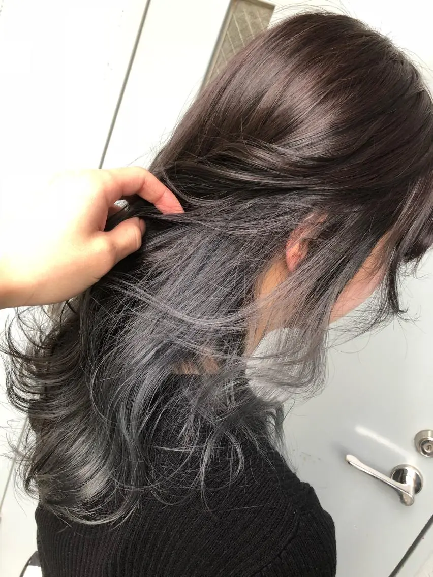 ミディアム カラー シルバー ヘアカラー PSY(サイ)池袋 金田尚久🎨のヘアスタイル