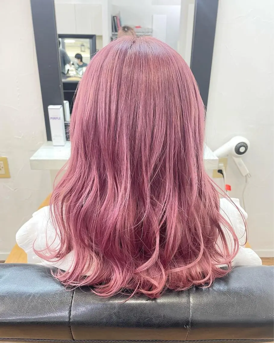 ロング カラー ブリーチ ピンクカラー ローズカラー 青木 優歩のヘアスタイル