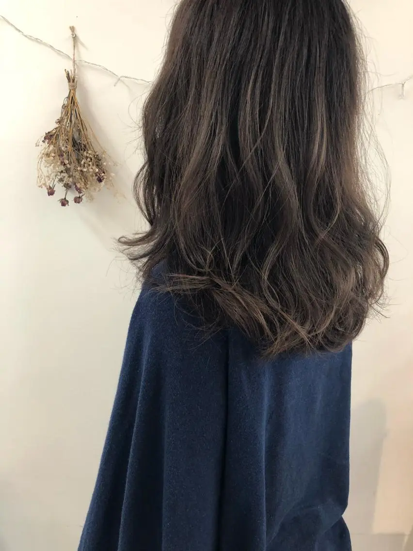 セミロング カラー タナカ タクヤのヘアスタイル