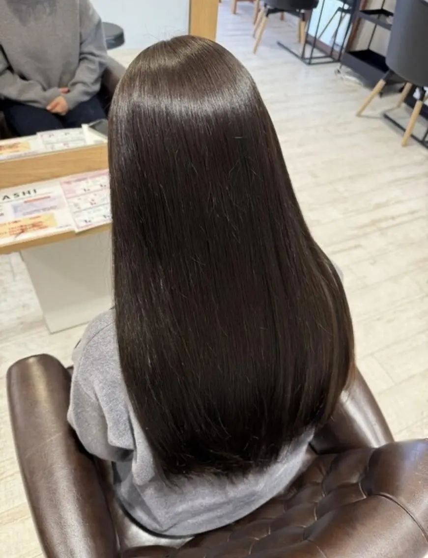 セミロング カラー アッシュ アッシュブラウン ブラウンカラー 森浦 莉乃のヘアスタイル