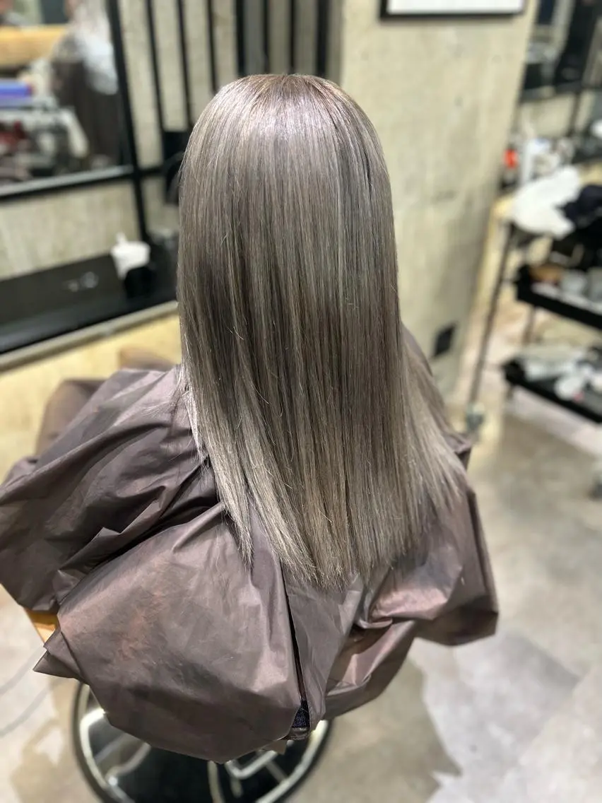 ロング カラー TATSUKI RESTIAのヘアスタイル