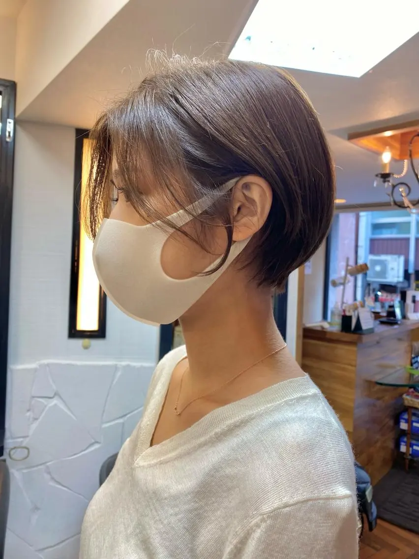 ショート カラー ハンサムショート アッシュ ベージュカラー ショートヘア カット ヘアカラー トリートメント ボブ/縮毛矯正/ レイヤー/塚田のヘアスタイル