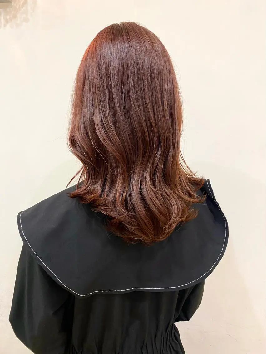 ロング カラー ブラウンカラー ピンクカラー ピンクブラウン レイヤーカット 宇佐美 朋香の眉毛・アイブロウイメージ