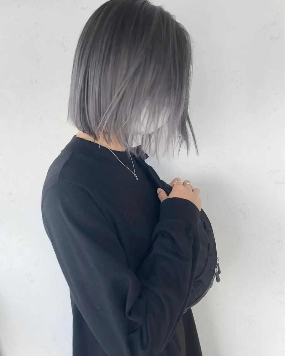 ショート カラー 前下がりボブ アッシュ ベージュカラー 透明感カラー ダブルカラー ➖石江 雷蔵➖のヘアスタイル