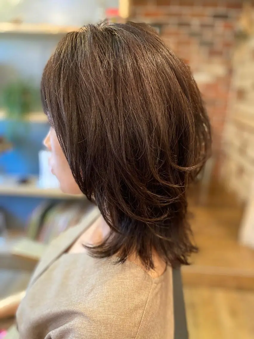 セミロング レイヤーカット 柴田 久美子のヘアスタイル
