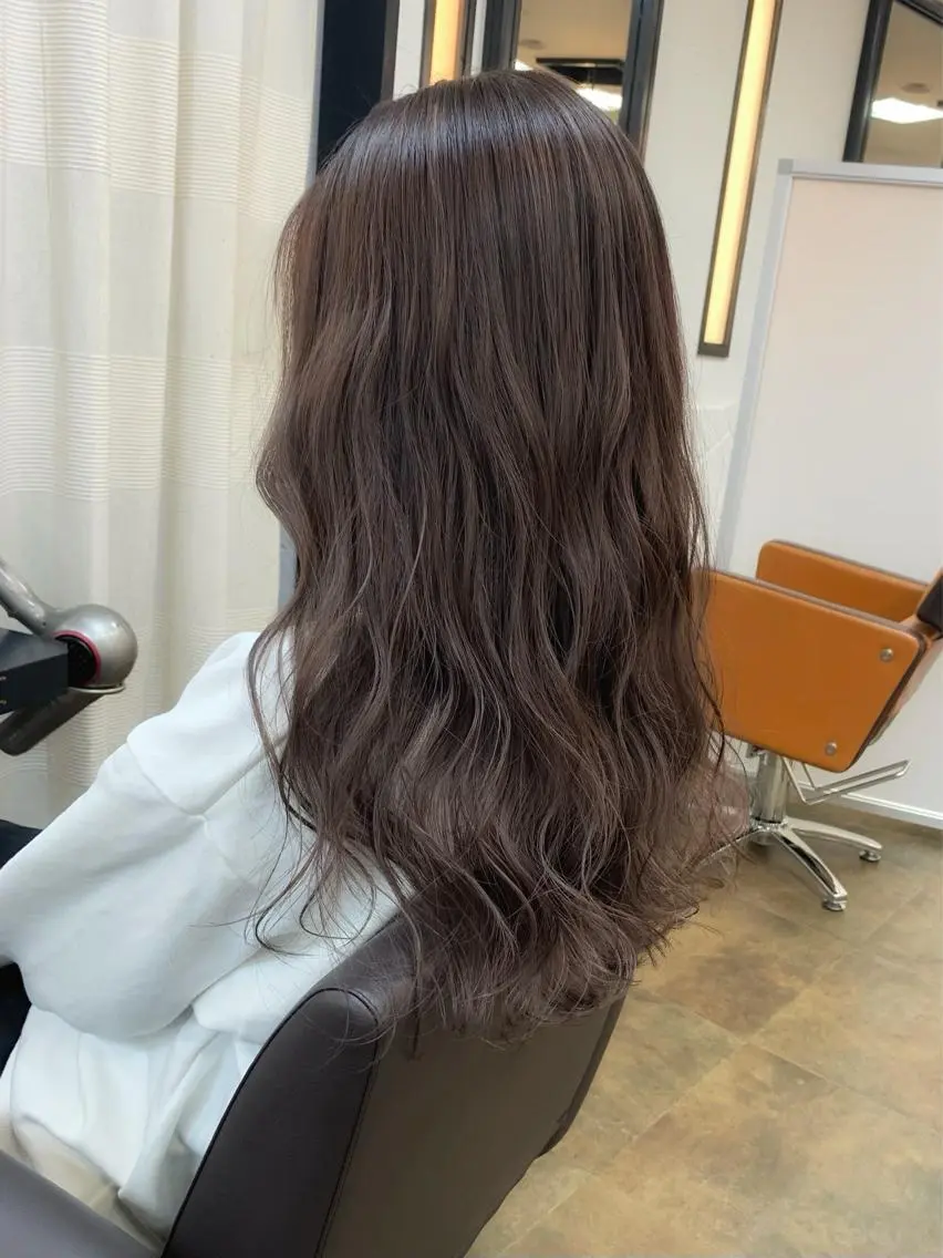セミロング カラー グレージュ シアーグレージュ 矢野 晃平のヘアスタイル