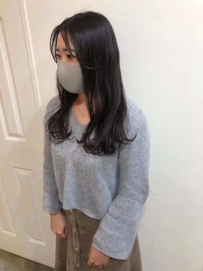 ロング カラー カット ヘアカラー トリートメント MIOベージュカラー 柔らかいカラーのヘアスタイル