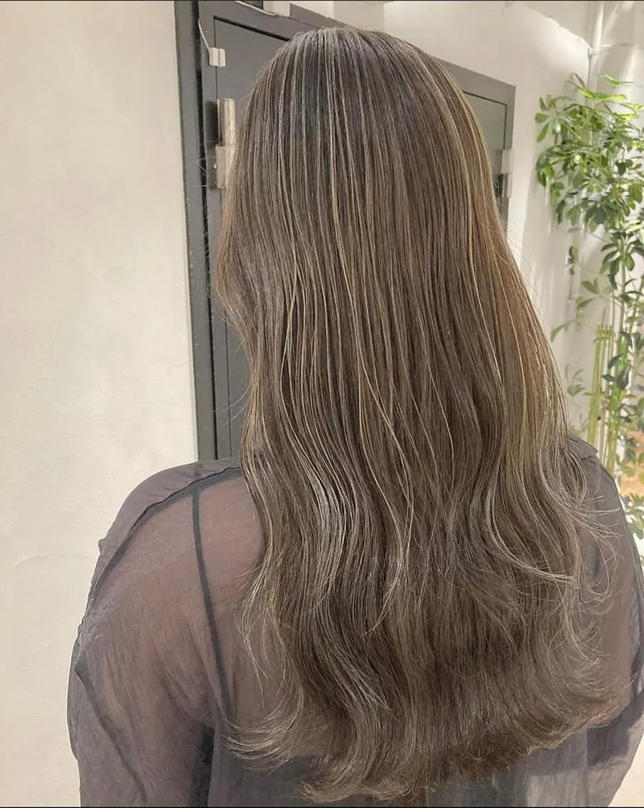 ロング カラー ヘアアレンジ ハイライトカラー ハイレイヤー ハイライト レイヤーカット エグチ アキラのヘアスタイル