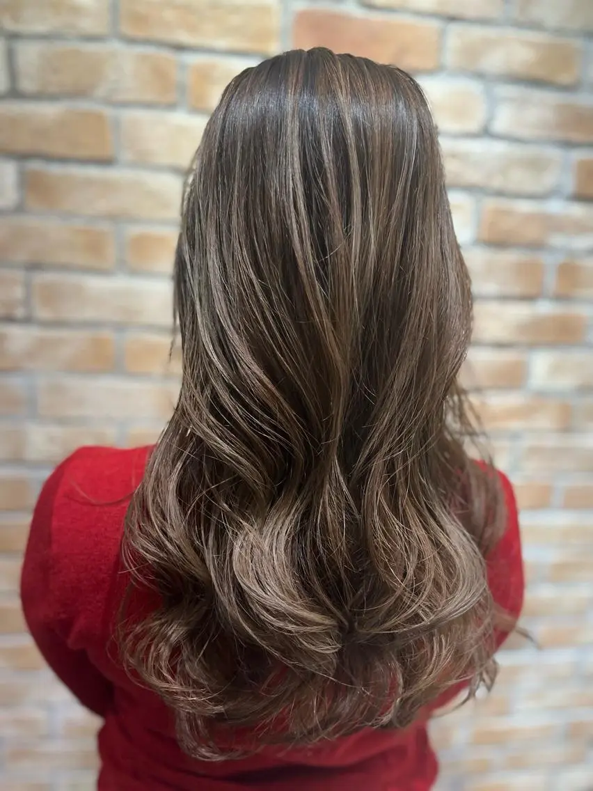 セミロング LucksiMie ginza 明松のヘアスタイル