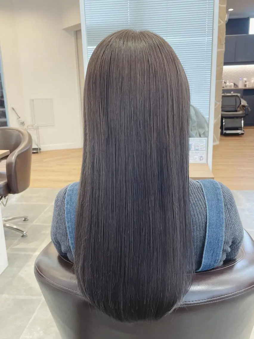 ロング 開發 紗貴のヘアスタイル