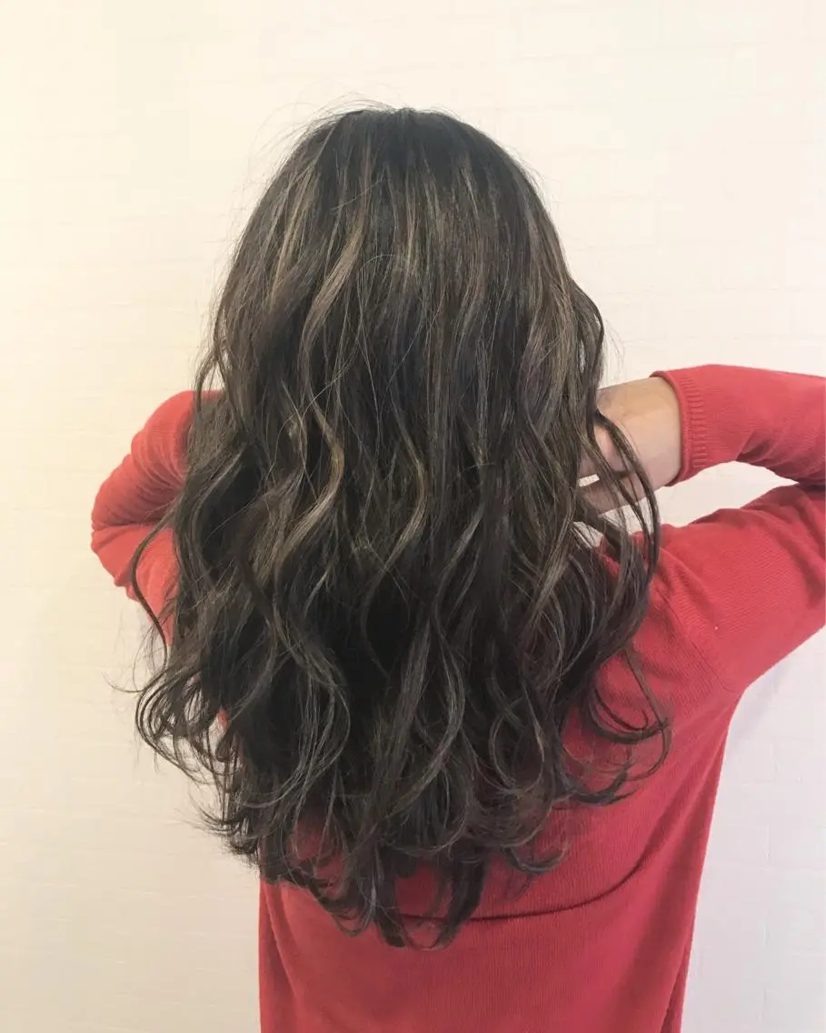 ロング カラー ヘアアレンジ ハイライトカラー ハイライト ヘアカラー トリートメント 縮毛矯正 髪質改善寺坂雄飛💐のヘアスタイル