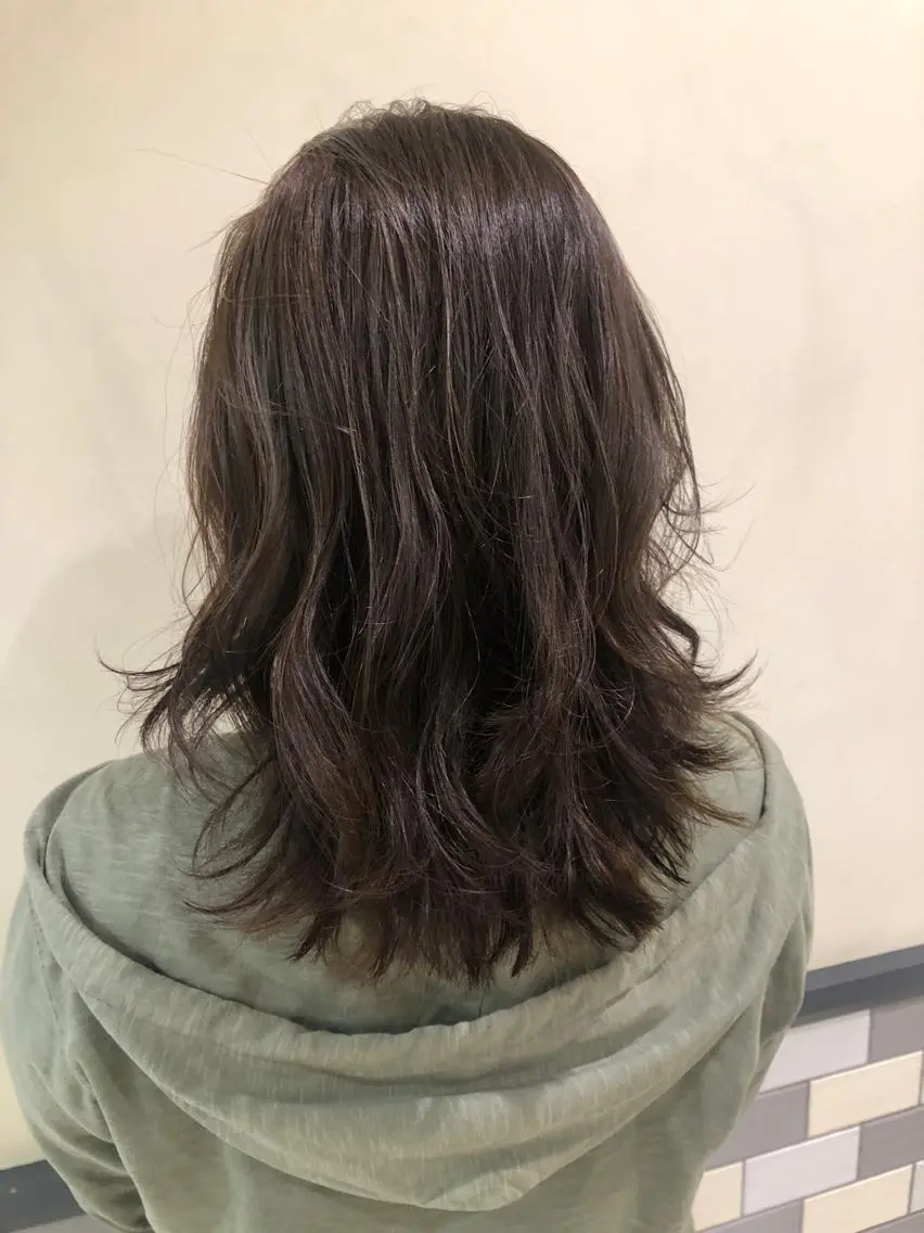 セミロング カラー ハイライトカラー ラベンダーカラー ラベンダーグレー ハイライト ✳︎SERA✳︎ 平日のみご案内の眉毛・アイブロウイメージ