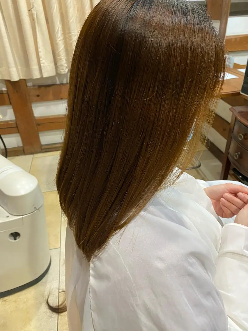 ロング ロングレイヤー レイヤーカット ロング 岩本 紋音のヘアスタイル