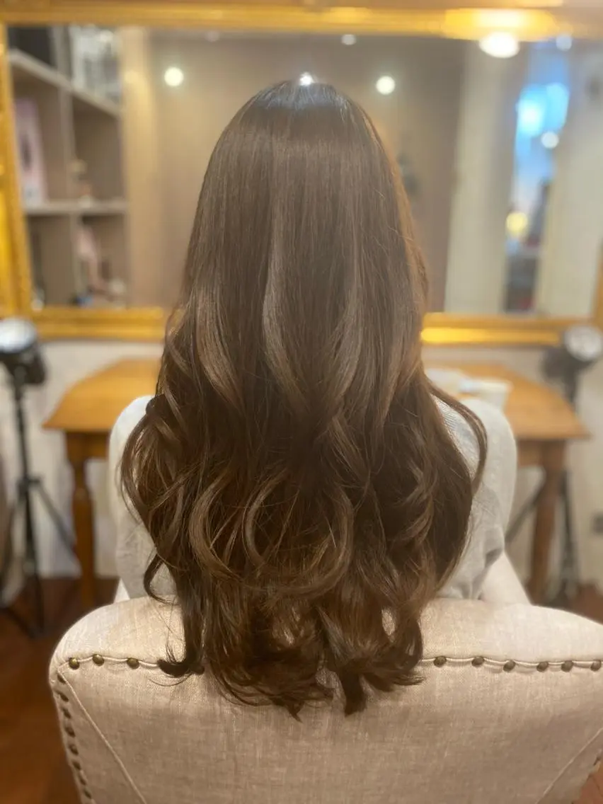 ロング カラー 工藤 久美のヘアスタイル