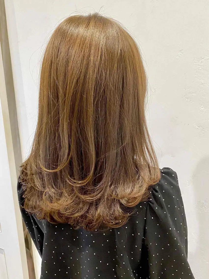 ミディアム カラー ベージュカラー グレージュ くびれヘア 伸ばしかけ 韓国風ヘア 前田 裕介のヘアスタイル
