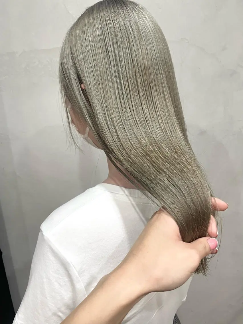 ロング カラー ブリーチ トリートメント カット トリートメント 赤み消しカラー/透 明感カラー/有吉優香のヘアスタイル