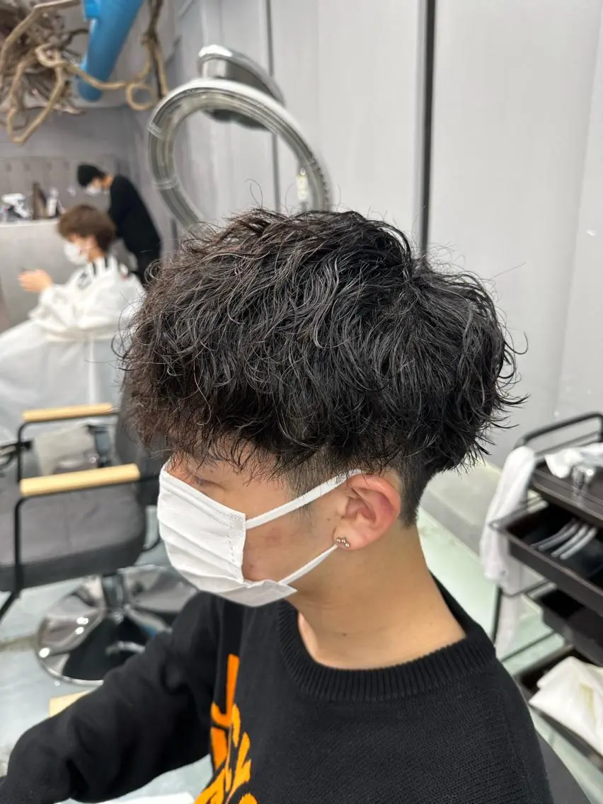 カラー パーマ メンズ 松戸レイヤーカット 塚原悠斗のヘアスタイル