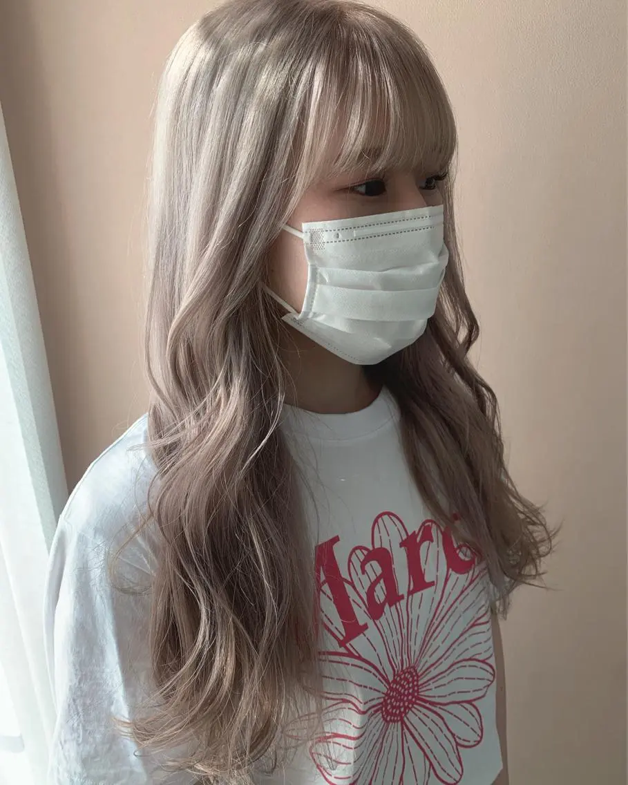 ロング カラー ブリーチ ブロンド ホワイトブロンド カット ヘアカラー トリートメント hubhair レイヤー/透明感のヘアスタイル