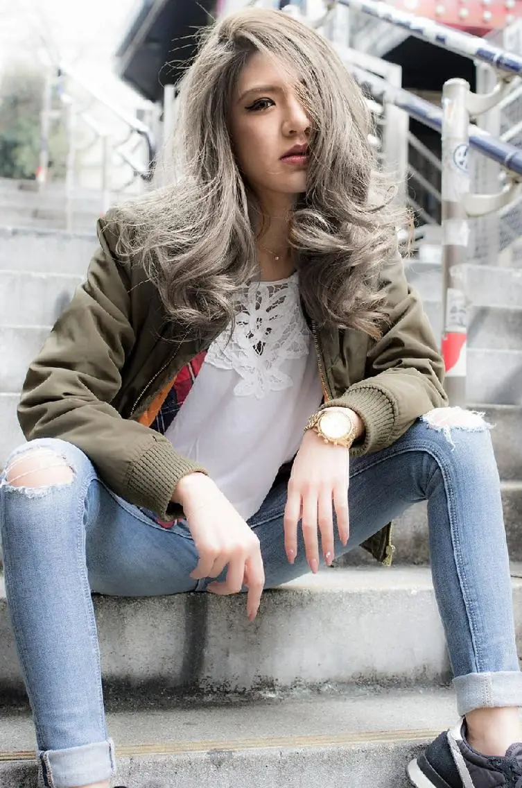 カラー ダブルカラー ショート✨ボブ✨代表 新田見美仁のヘアスタイル