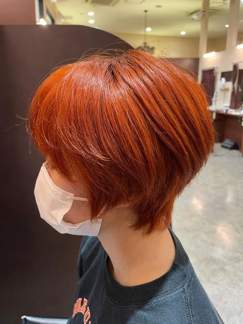 カラー オレンジ ピンクカラー 井上 真里奈のヘアスタイル