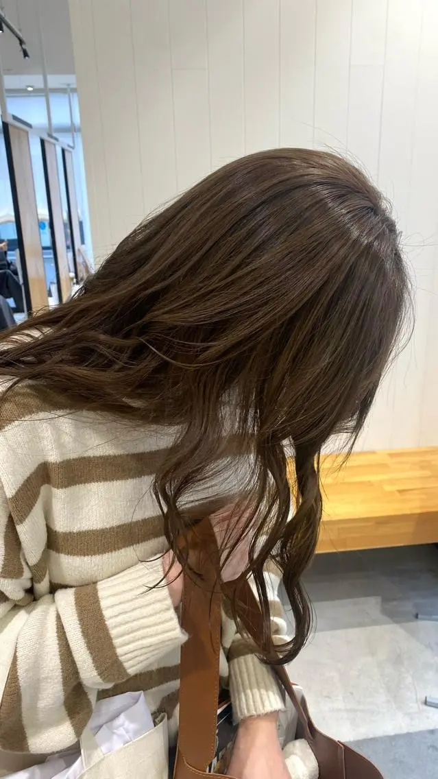 ロング カラー ベージュカラー オリーブベージュ hair shioのヘアスタイル