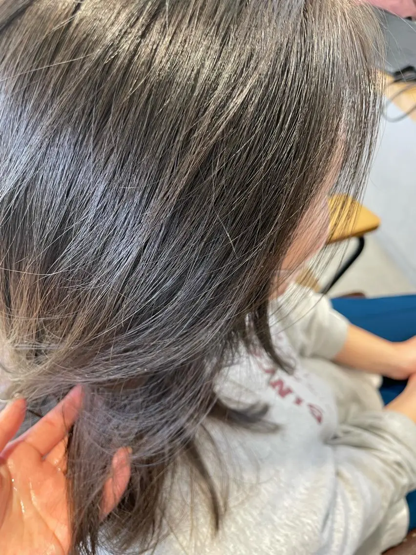 セミロング カラー EIGHT MAYUのヘアスタイル