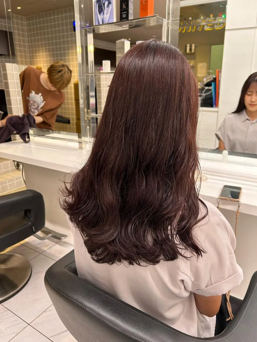 セミロング カラー パーマ ヘアアレンジ メンズ キッズ マツエク・マツパ アイブロウ パーマ 🦋縮毛/韓国レイヤ ー/透明感カラー🦋のヘアスタイル