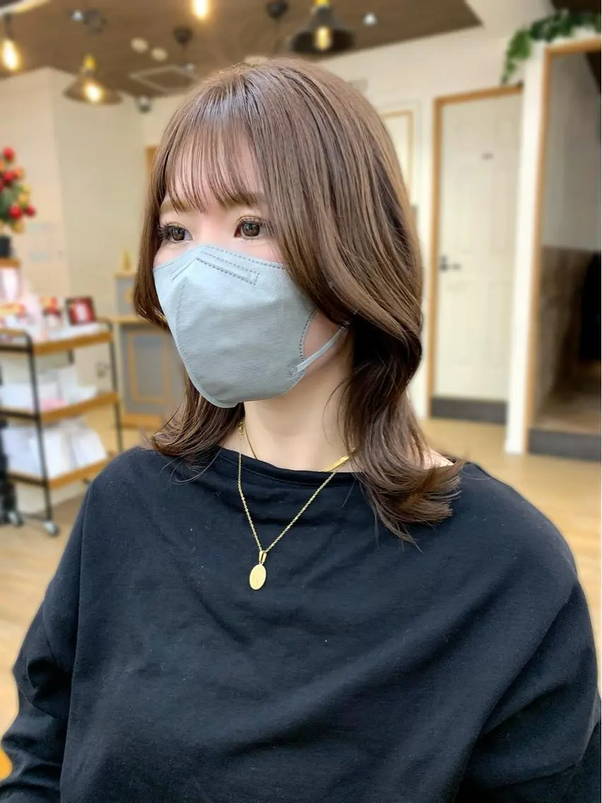 セミロング カラー パーマ ヘアアレンジ メンズ キッズ ネイル マツエク・マツパ アイブロウ カット 縮毛矯正 レイヤーカット/ 巻ける縮毛矯正のヘアスタイル