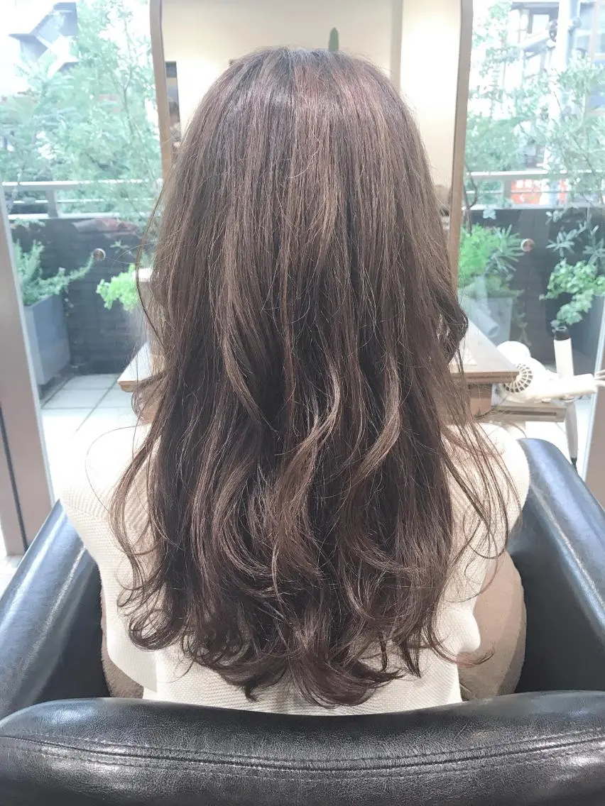 ロング カラー ハイライトカラー ハイライト アザマ　ヤスカツ _rosso 川口のヘアスタイル
