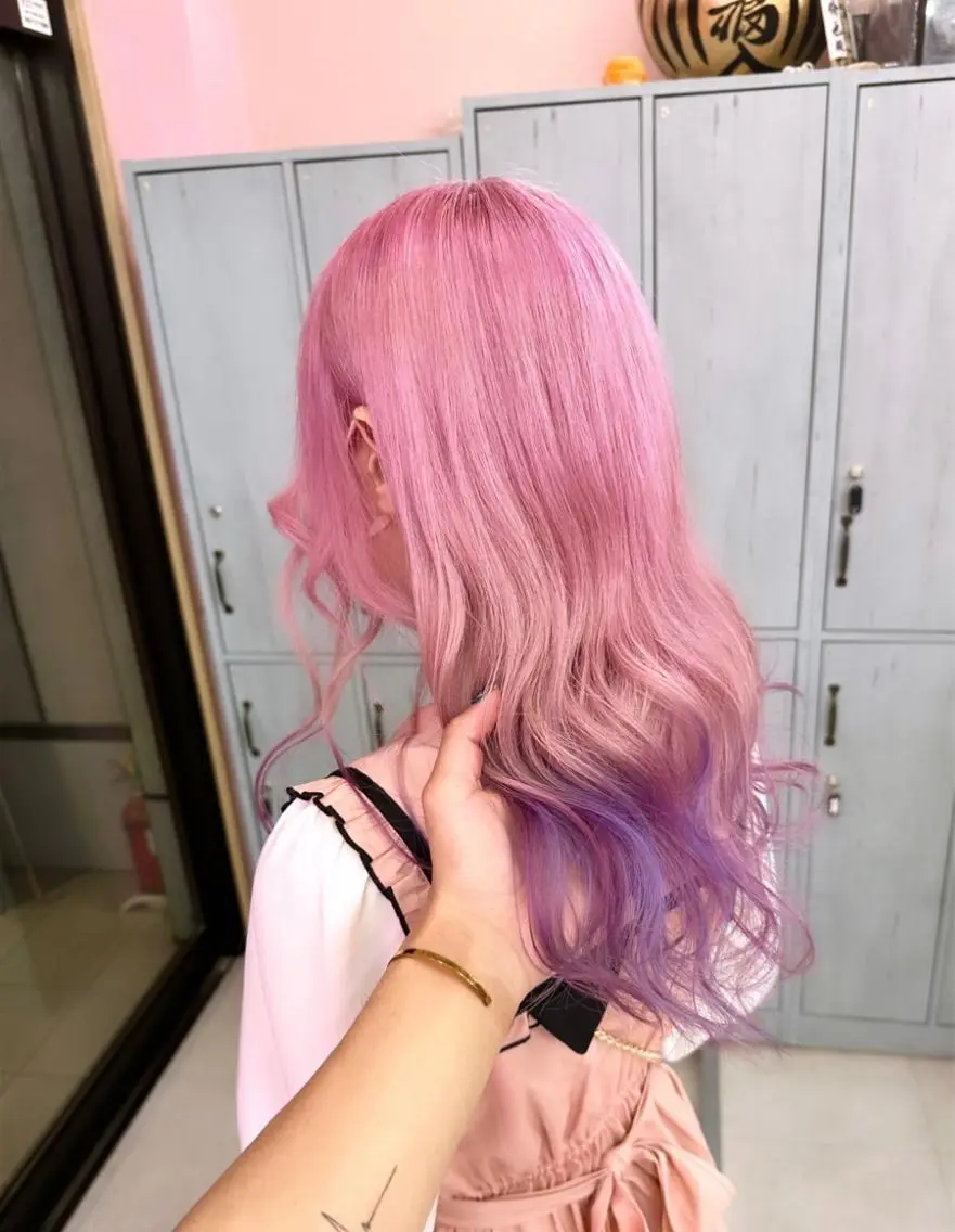 ロング カラー ブリーチ特化🌈 MANATOのヘアスタイル