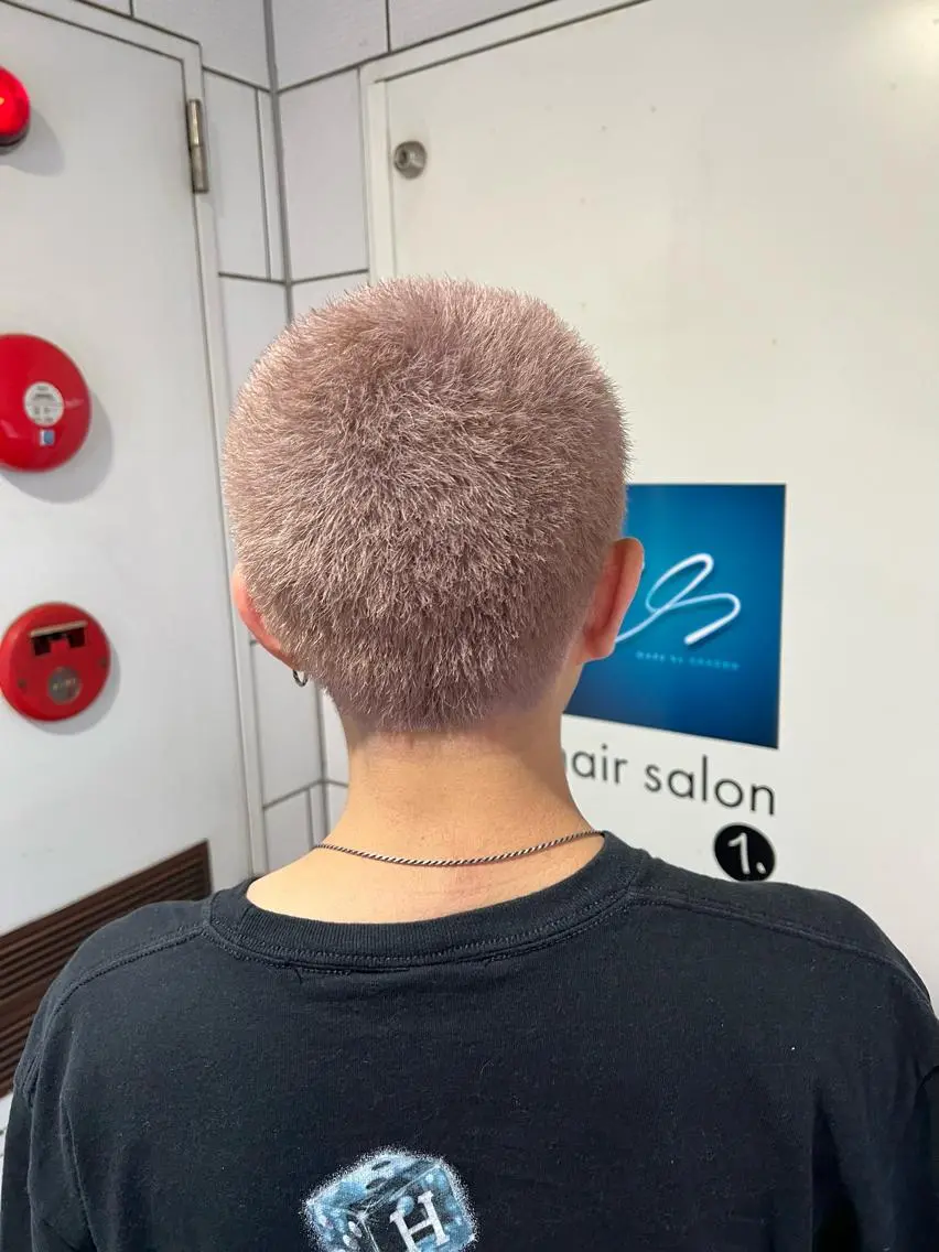 カラー SALOWIN栄 高須大貴のヘアスタイル