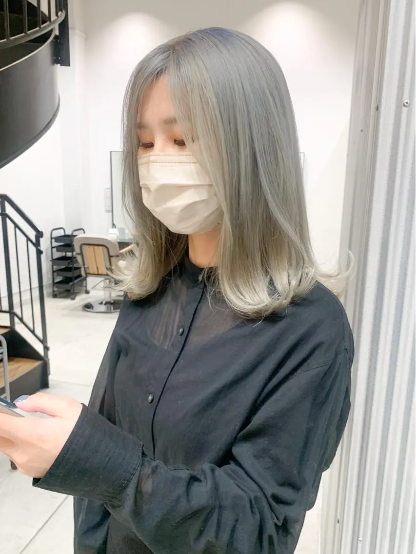ミディアム カラー ヘアアレンジ ブリーチ ヘアカラー トリートメント yuka .のヘアスタイル