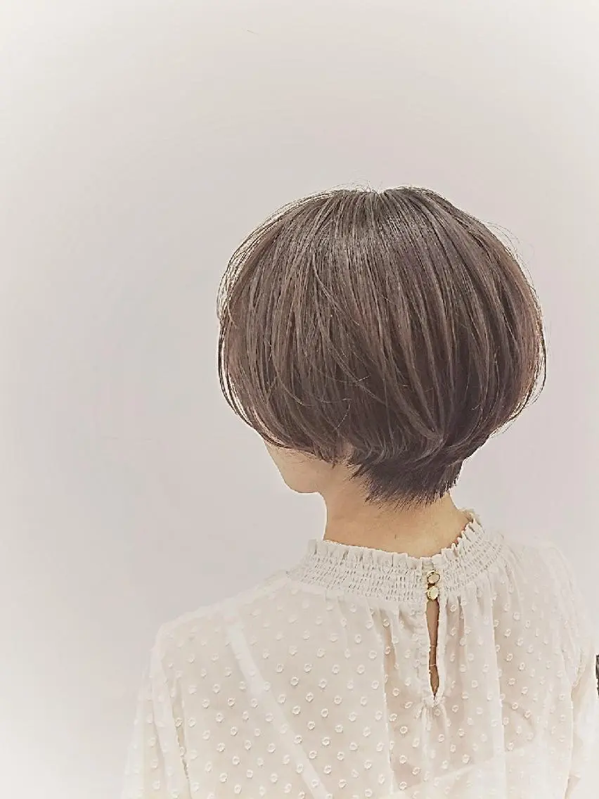 ショート 中高下 由真のヘアスタイル
