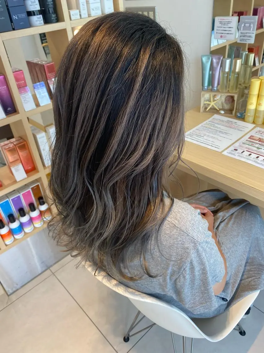 ロング 🍀透明感抜群🍀/ ハイトーンカラーのヘアスタイル