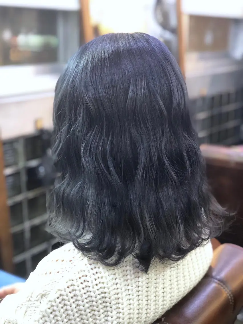 ミディアム カラー ブリーチ ブルーカラー ネイビーカラー 【艶髪×韓国風】 毛流れ職人 RYOのヘアスタイル