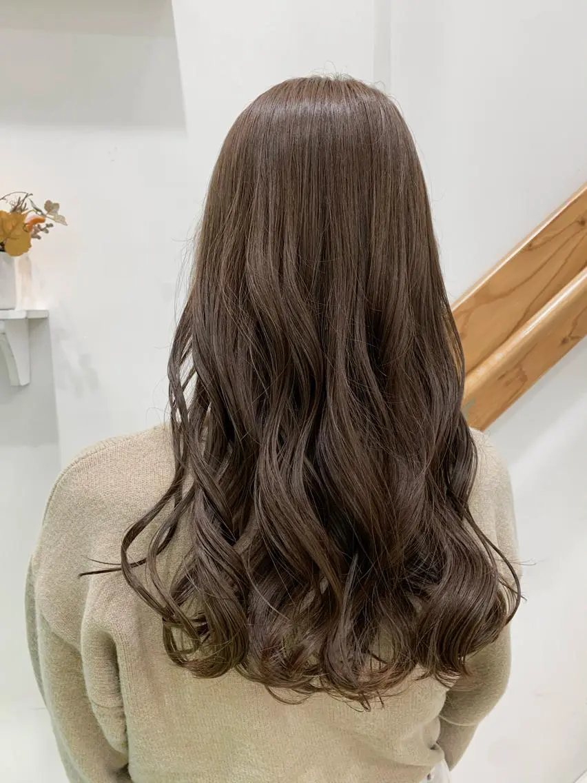 ロング カラー ベージュカラー ブリーチ ダブルカラー フォギーベージュ ブリーチなしカラー ヘアアレンジ にいた かづしげのヘアスタイル